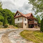 Zielone Wzgorze 別荘 Małastów